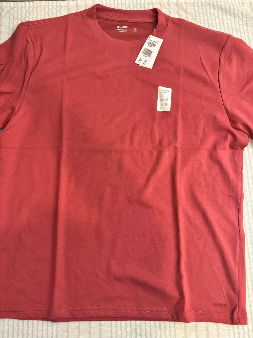 Hollister Men's Short-Sleeve Crew T-Shirt in Coral Rose